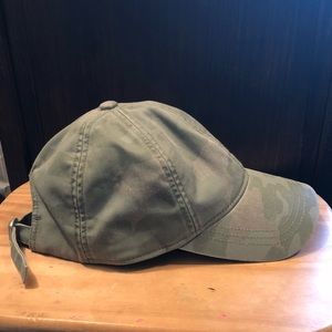 American Eagle camo hat